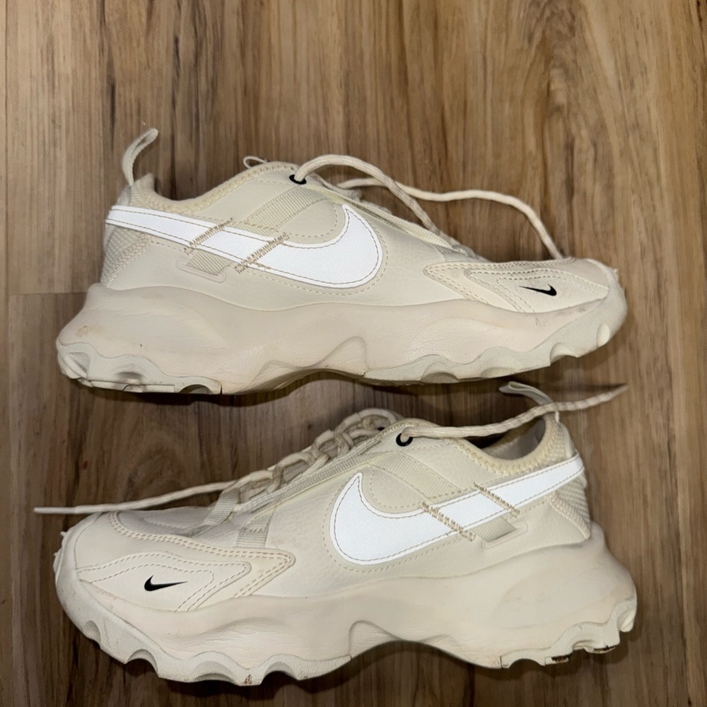 Nike TC 7900 size 7
